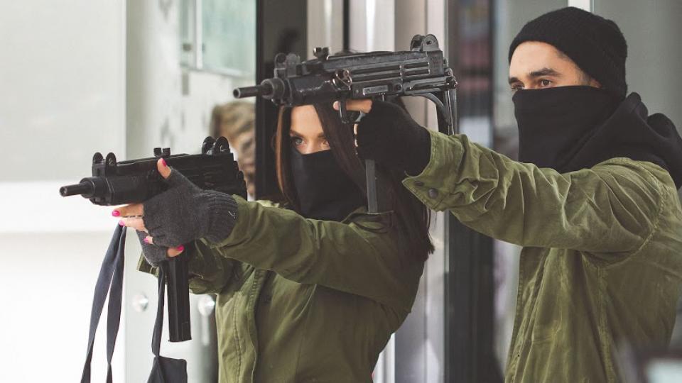 Мот и Бьянка сняли клип на новый трек «Абсолютно всё